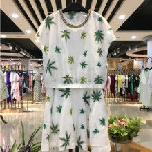 广州剪标品牌折扣女装批发 走份模式的优选之道